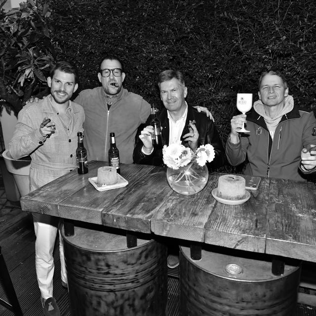 Community-Archiv — The Secret Cigar Society